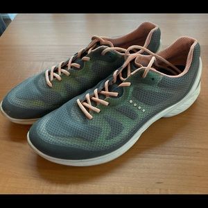 Ecco Women’s Biom Fjuel Tie Low-Top Sneaker - (worn only one time!)